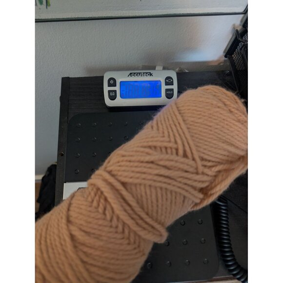 Lot of 7 Bulky Weight Yarn Remnants/Scraps - Picture 6 of 8